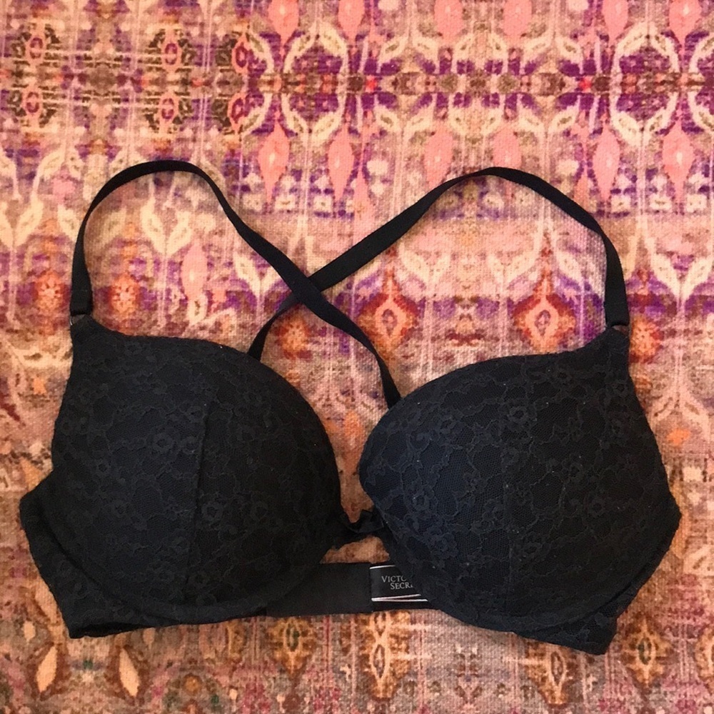 Victoria’s Secret black lace 34 D padded bra with criss cross back